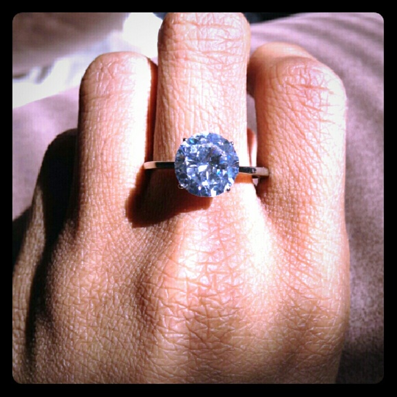 Serious inquiries only selling these dia rings