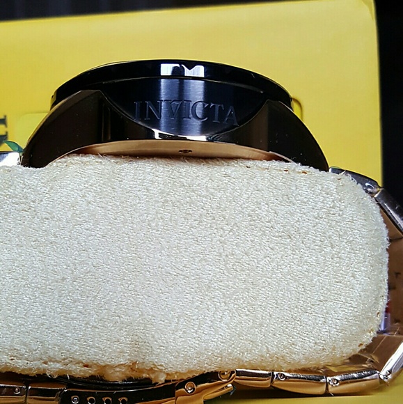 Big sale,, $1,000 Invicta 18k gold watch - Picture 4 of 5