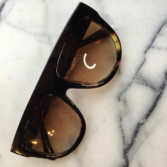 Lea Oversized Flat Top Tortoise Shadow Sunglasses - Picture 4 of 4