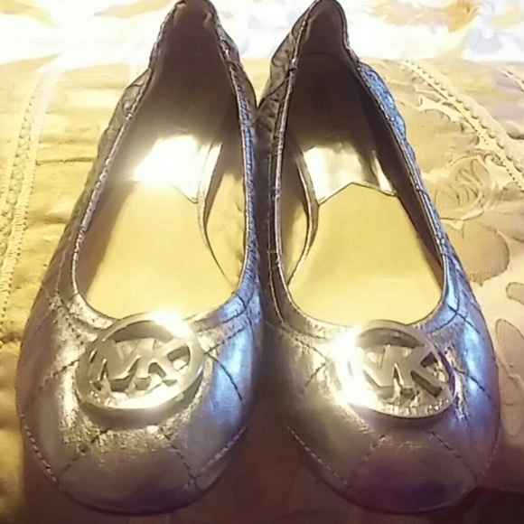 MICHAEL KORS FLAT SHOES  size 7 1/2