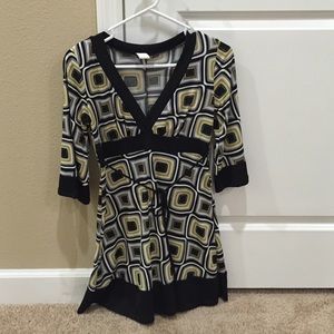 Quarter sleeve dress; geometric design