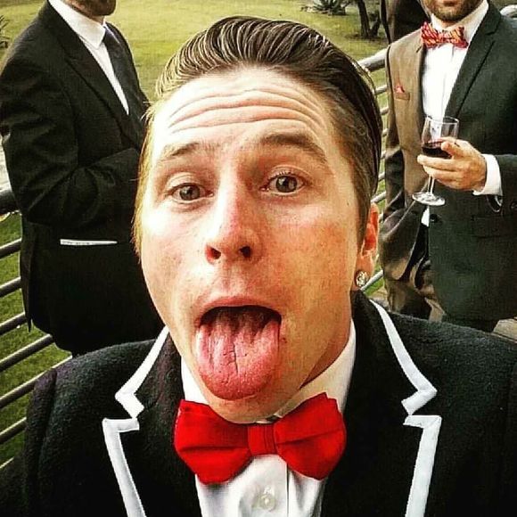 Meet your Posher, Hunter - Picture 1 of 1