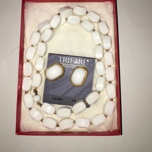 Necklace and pierced earrings