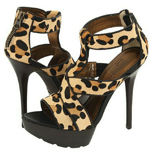 Pelle Moda Jahara Leopard Sandals