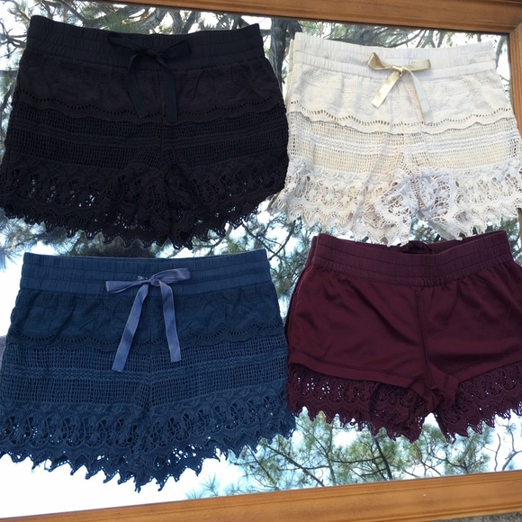 ๐Host Pick โญ๏ธ available in blue only NWT! - Picture 3 of 4