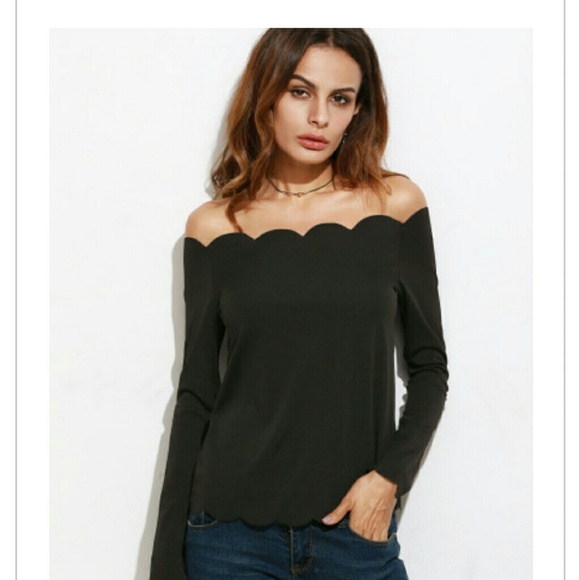 *Final Sale* Black Scalloped top - Picture 2 of 4