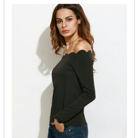 *Final Sale* Black Scalloped top - Picture 3 of 4
