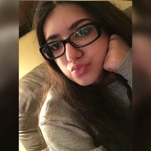 Meet your Posher, Vicky