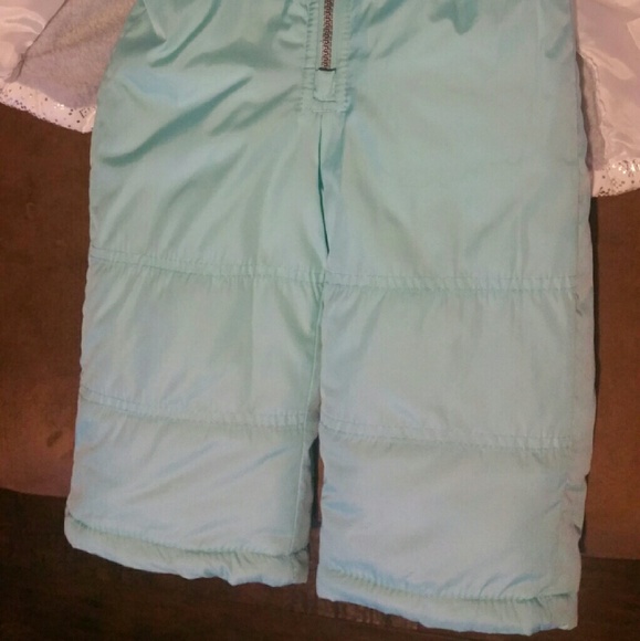 Snow bibs and jacket set. - Picture 3 of 4