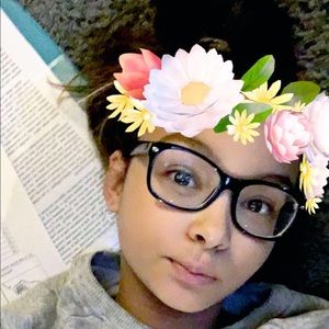 Meet your Posher, Mia