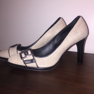 size 8 Banana Republic linen pumps