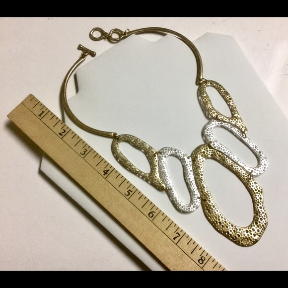 Matt Gold/Silver Costume Bib Necklace - Picture 2 of 2