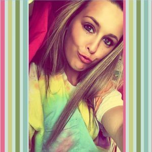 Meet your Posher, Julia