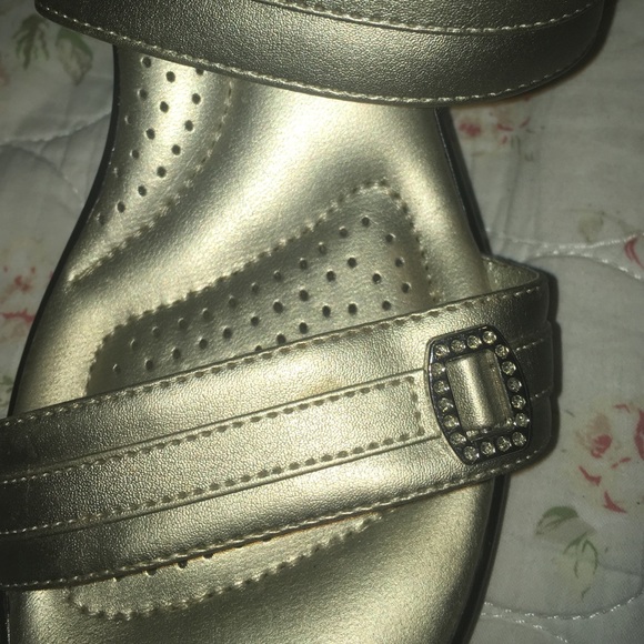 Shoes - Picture 2 of 4
