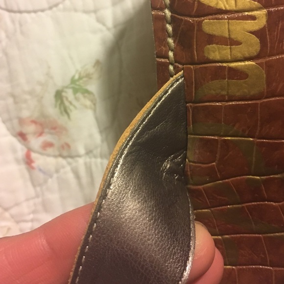 Shoes - Picture 3 of 4