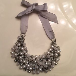 Abercrombie pearl statement necklace