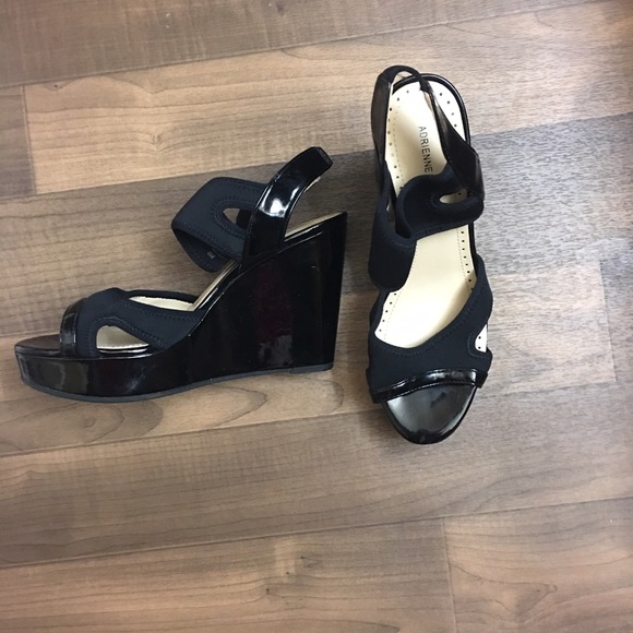 Adrienne Vittadini Black Leather Platform Size 8
