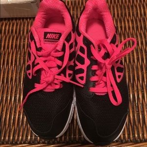 Brand New Nike tennis shoes Girls Size 1