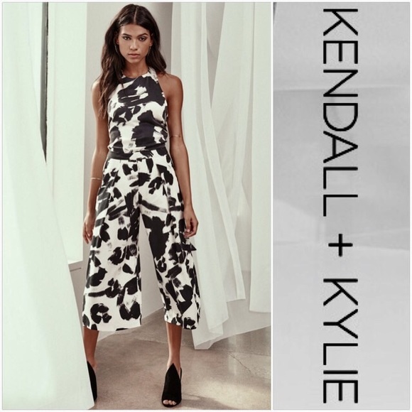 Kendall + Kylie Black & White Pleat Crop Trousers