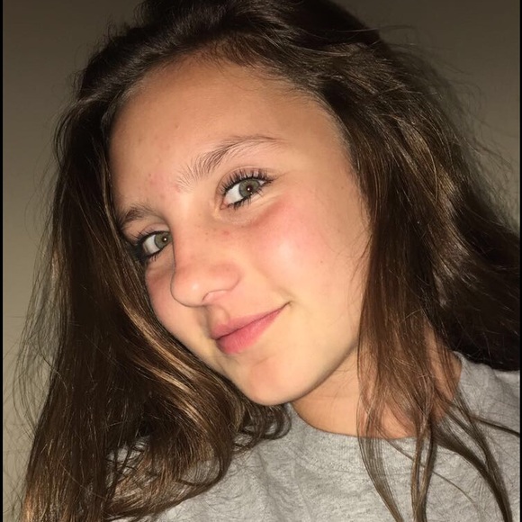 Meet your Posher, Gabi - Picture 1 of 1