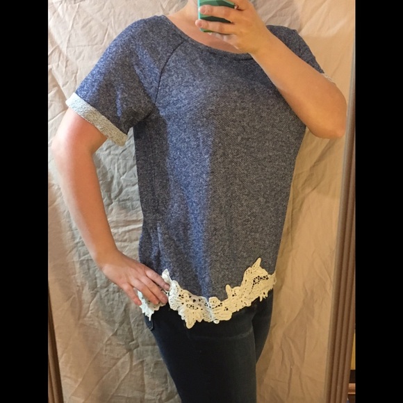 Lace detailed top