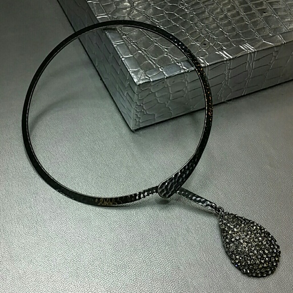 💋LAST ONE💋Rhinestone Teardrop necklace - Picture 3 of 3