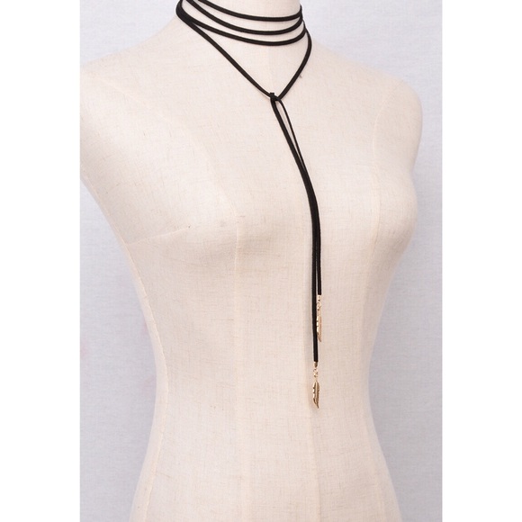 LAST ONE!Faux Suede Long Black Cord Feather Choker - Picture 3 of 4