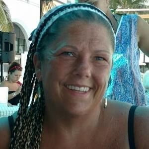 Meet your Posher, Kay