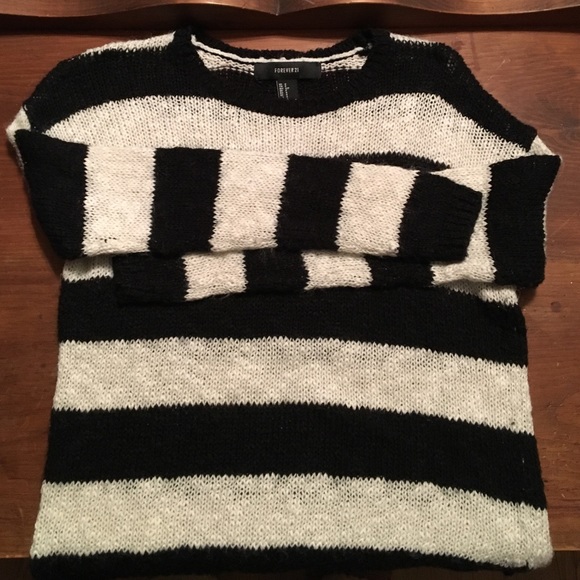 Black and white striped sweater - Picture 2 of 5