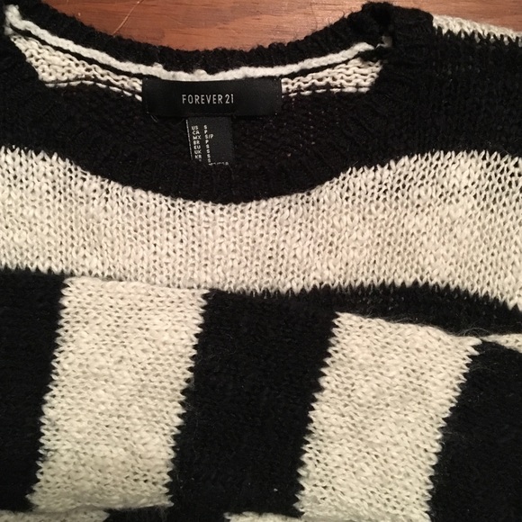 Black and white striped sweater - Picture 3 of 5