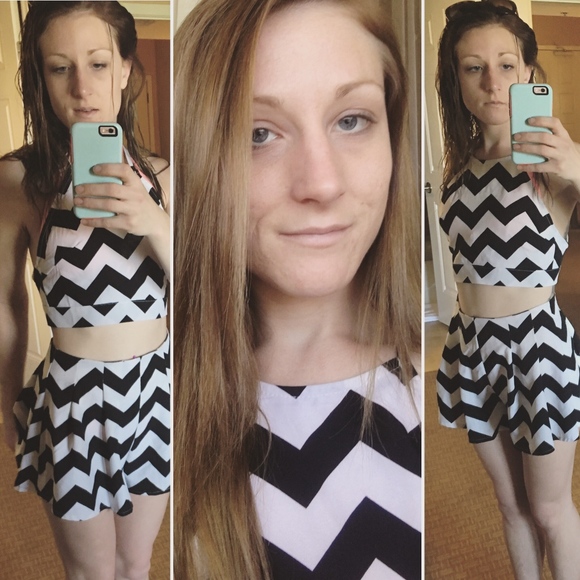 Laura Nichols Family Clothing and Accessories - Picture 3 of 5