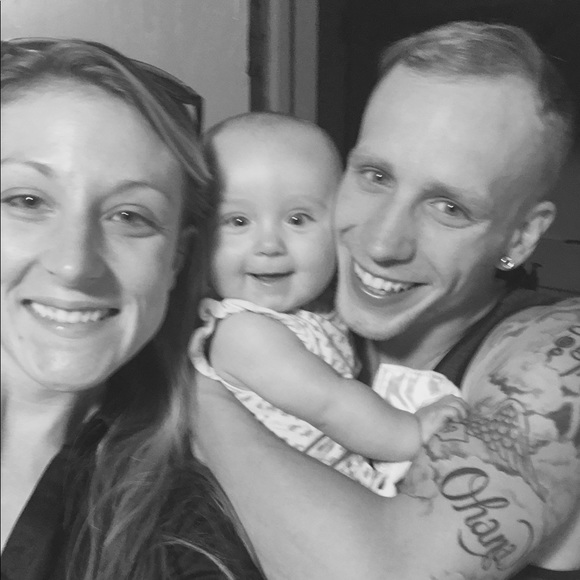 Laura Nichols Family Clothing and Accessories - Picture 4 of 5