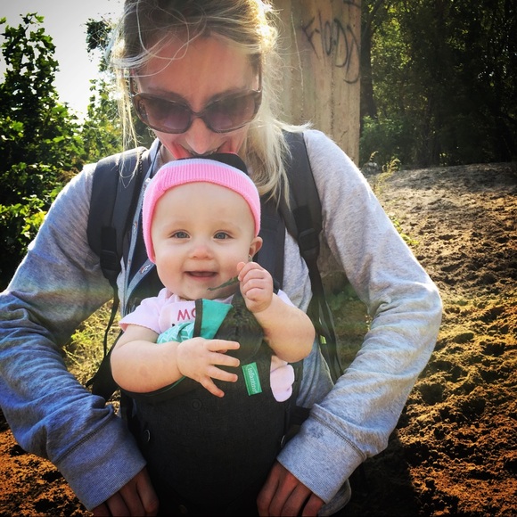 Laura Nichols Family Clothing and Accessories - Picture 5 of 5