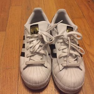 Adidas superstars