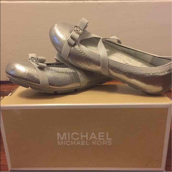 NWT Michael Kors Silver Ballet flats size 11