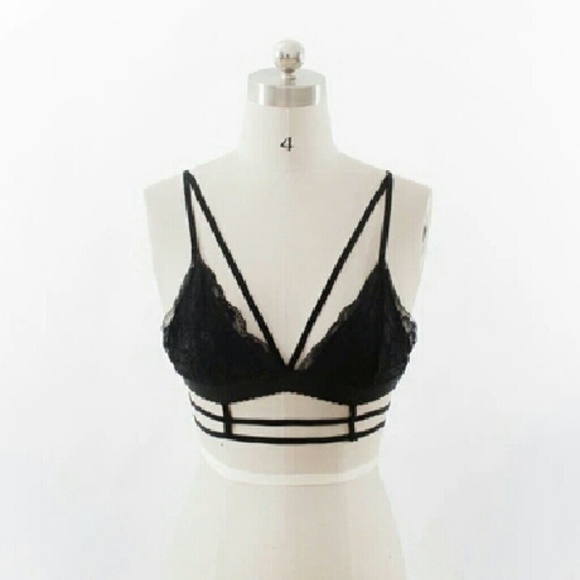 🚨LAST ONE! Black Lace Strappy Caged Bralette Crop - Picture 4 of 8