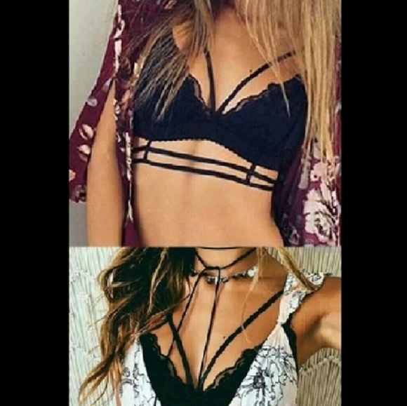 🚨LAST ONE! Black Lace Strappy Caged Bralette Crop - Picture 2 of 8