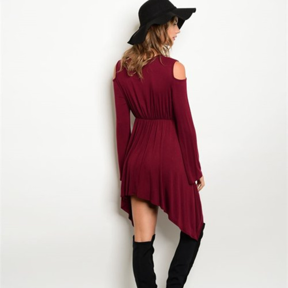 Sexy Cold shoulder burgundy jersey dress - Picture 2 of 3