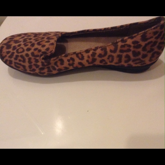 Cliffs 'Howl' Leopard Print Flats