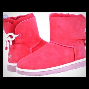 Beautiful UGG Australia Red Selene Boots 😍✨
