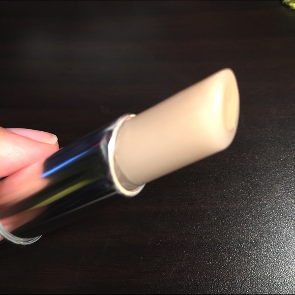 ○ Fake Up Concealer ○ - Picture 3 of 6