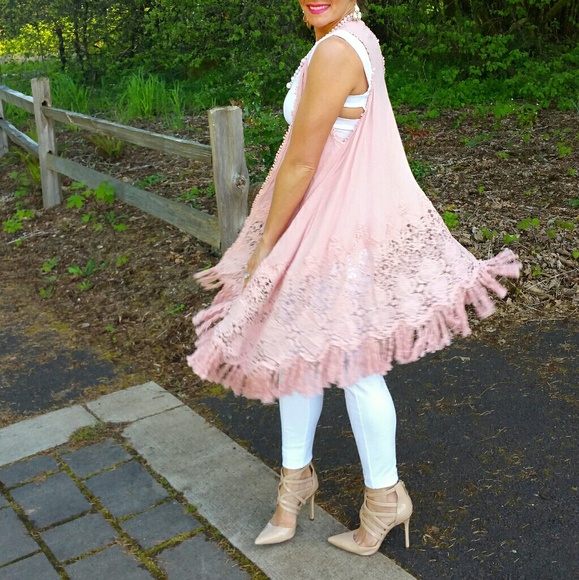 💋LAST 1💋"ABBY' DUSTY PINK CROCHET VEST - Picture 2 of 4