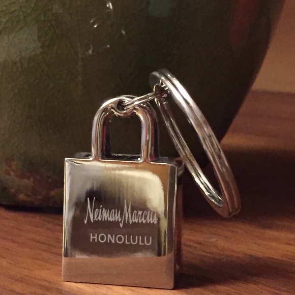 👜Neiman Marcus Honolulu Handbag keychain RARE 👜