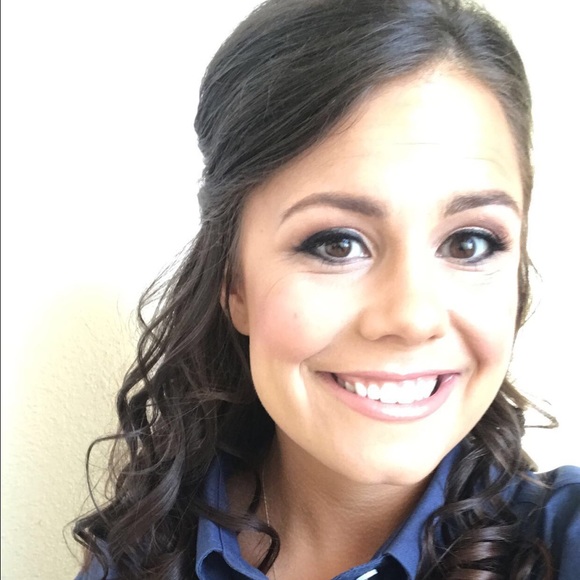 ❤️⚜️Meet your Posher, Melinda❣️ ❤️⚜️ - Picture 2 of 2