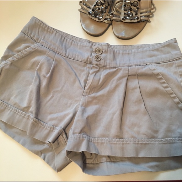 Delias Shorts Size 6