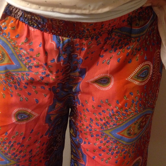 Coral Paisley Print Wide Leg Pants - Picture 2 of 4