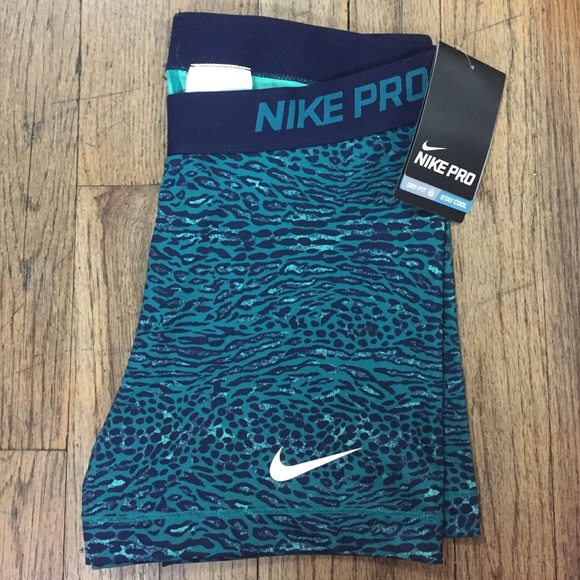 Brand New Nike Pro Shorts 🌵🌳