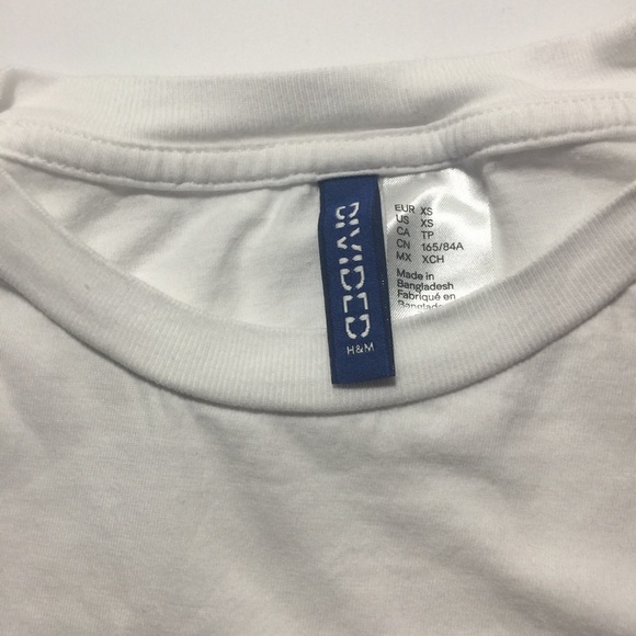 🎉🎉SOLD🎉🎉 H&M Divided Tee Shirt XSmall - Picture 2 of 2