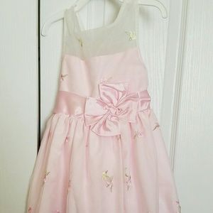 Girls size 5 dress perfect for the holidays or Easter pictures time
