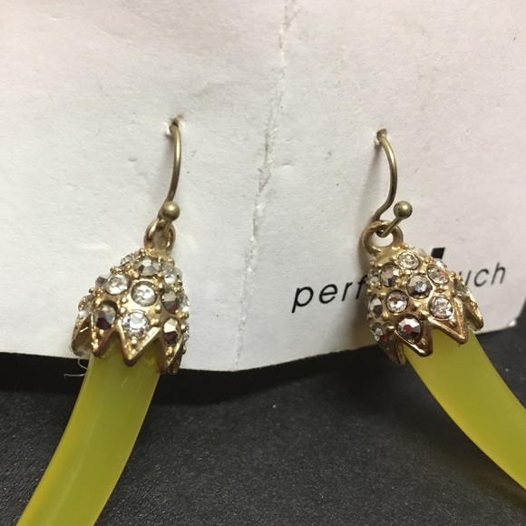 Yellow earrings - Picture 2 of 3
